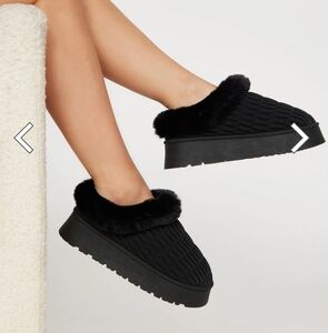 *BRAND NEW* BLACK BOOTIES